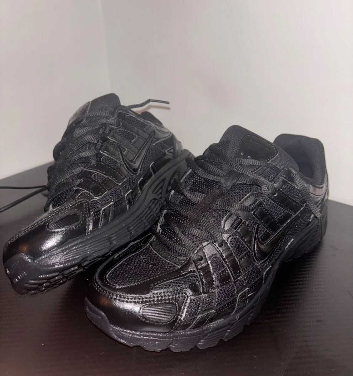 Nike svart sneakers mesh och skinn