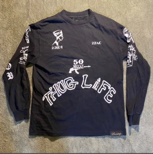 Vintage Sneaktip långärmad T-shirt  - Sneaktip långärmad med tryck strl S. Sjukt ovanlig från det sällsynta märket sneaktip. Passa på!