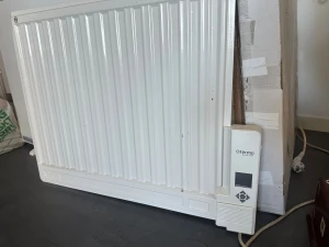 Cisco Aironet AIR-LAP1142N-E-K9 - Cisco Aironet 1142N-E-K9 är en professionell WiFi accesspunkt med stöd för 802.11n och dual band. Robust konstruktion, passar kontor eller större hem. Enheten är i gott skick med mindre yttre slitage. Levereras utan tillbehör.