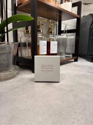 Masion Margiela armband - Schysst Masion Margiela armband, helt ny och oanvänd. Priset kan diskuteras vid snabb affär 