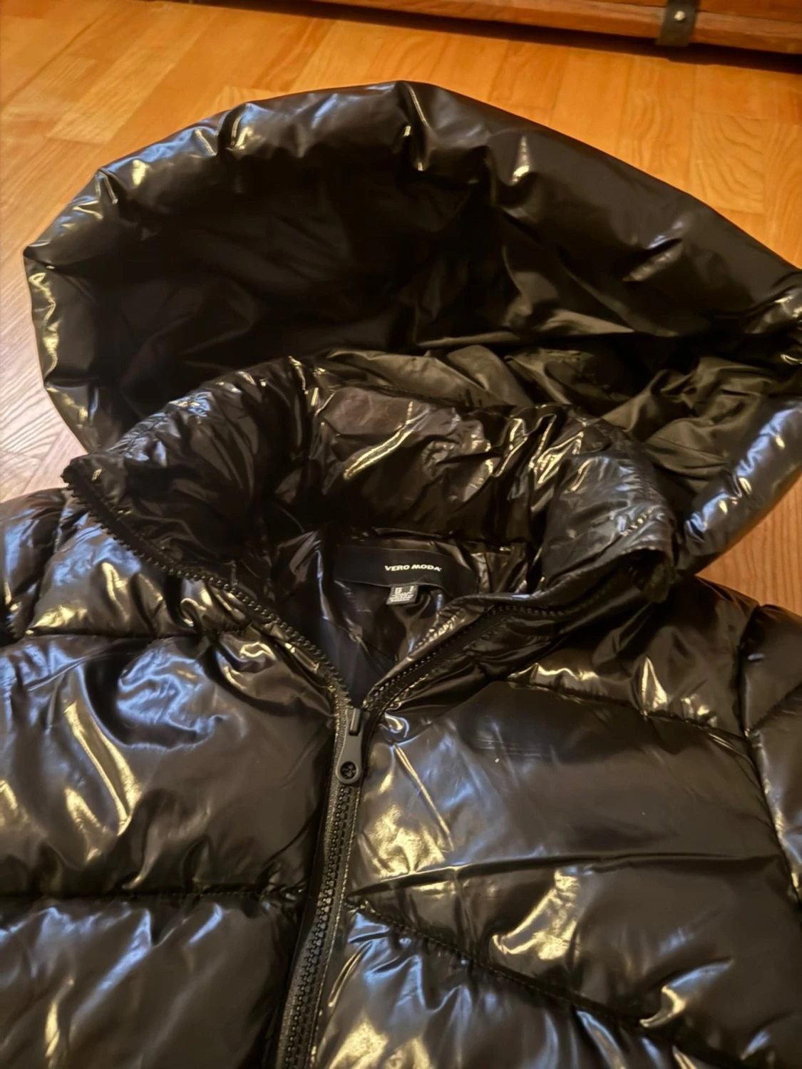 Svart pufferjacka från Vero Moda - 3