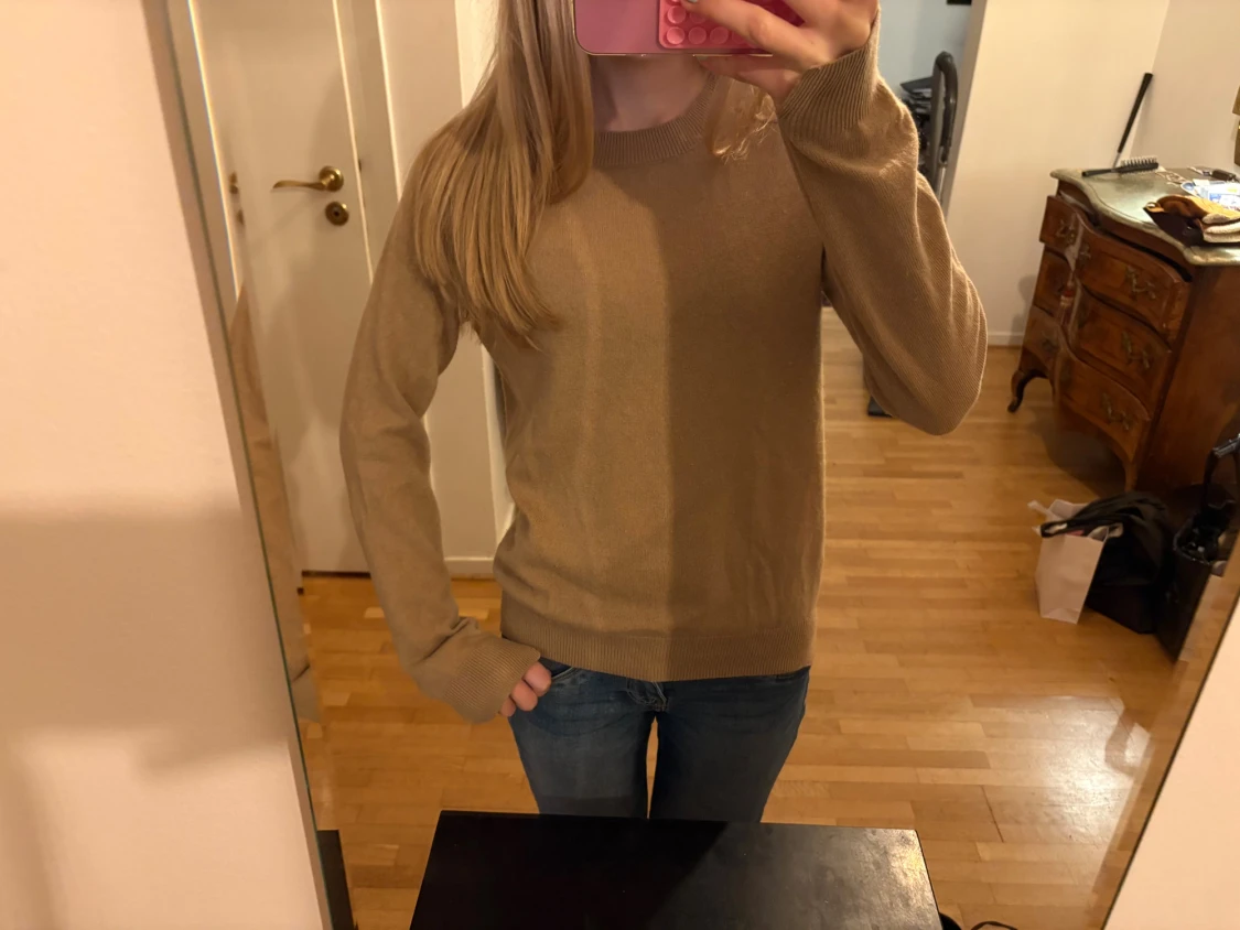 Beige kashmir tröja