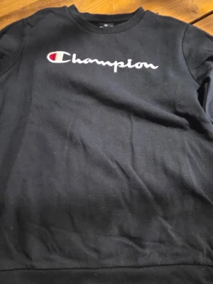 Mörkblå sweatshirt från Champion - .