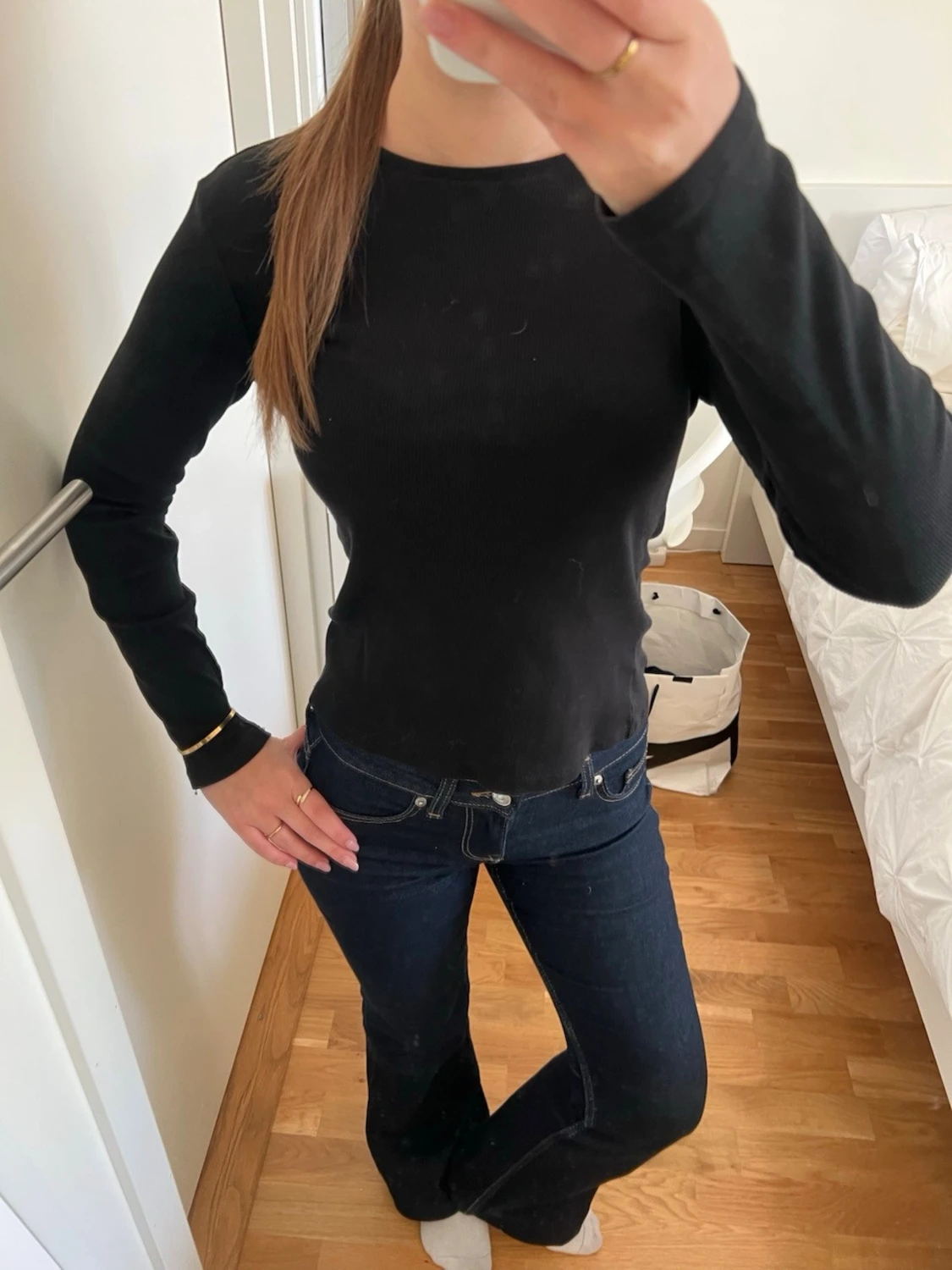 Svart ribbad långärmad topp - 1
