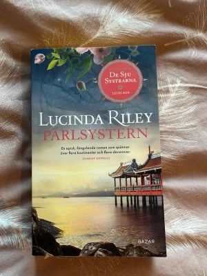 Pärlsystern av Lucinda Riley - Pärlsystern är fjärde delen i succéserien de sju systrarna av Lucinda Riley 💜
