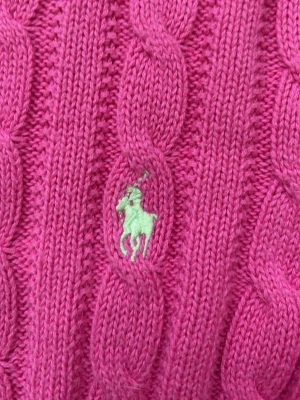 polo ralph lauren stickad tröja  - Det står på lappen att det är storlek L men jag skulle säga Xs/S. Köpt på vinted men aldrig använd av mig, inga fläckar som är synliga 