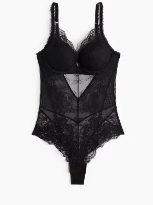 Svart spetsbody  - Snygg spetsbody från H&M. Använd 1 gång. 