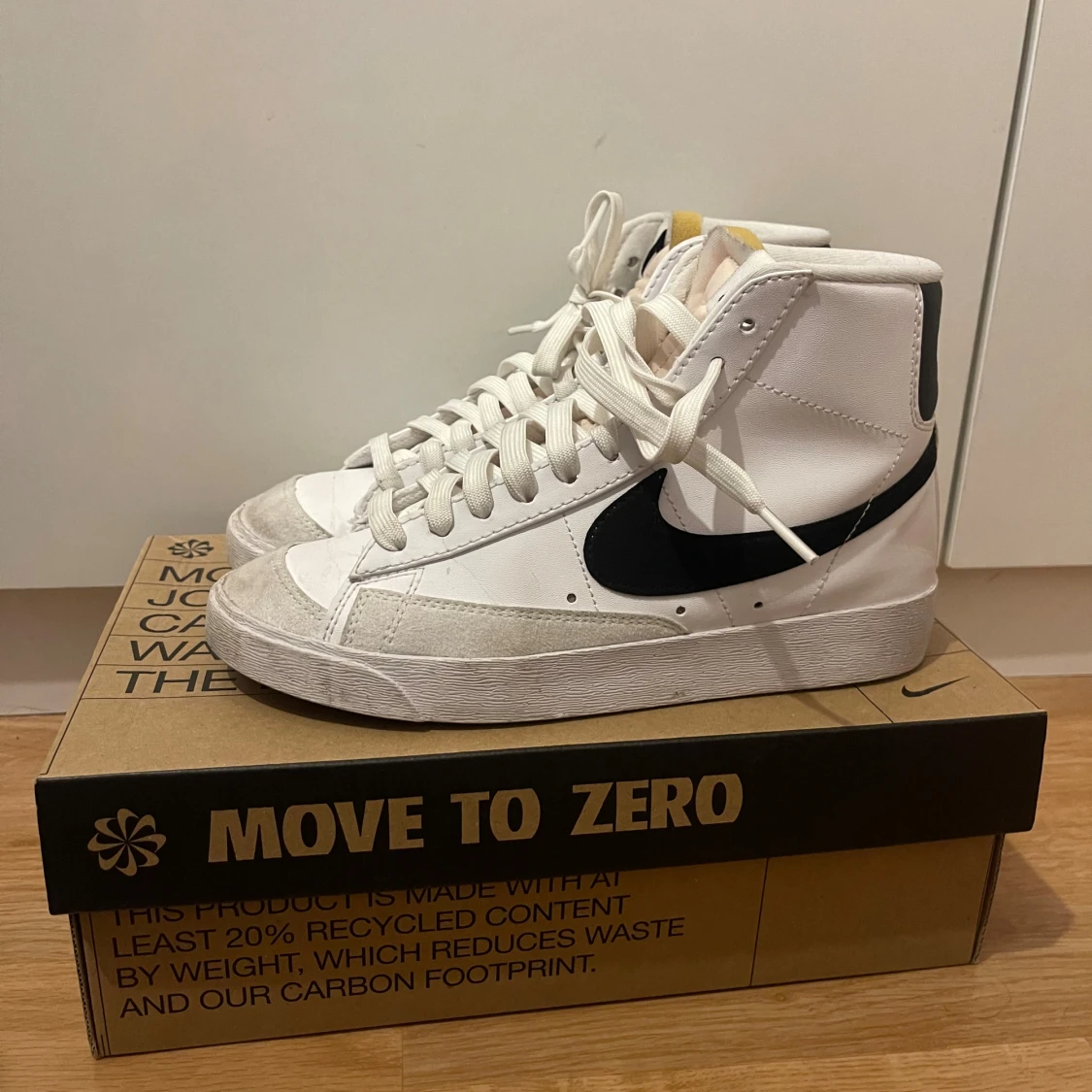 Nike Blazer Mid '77 Next Nature vit/svart - 2