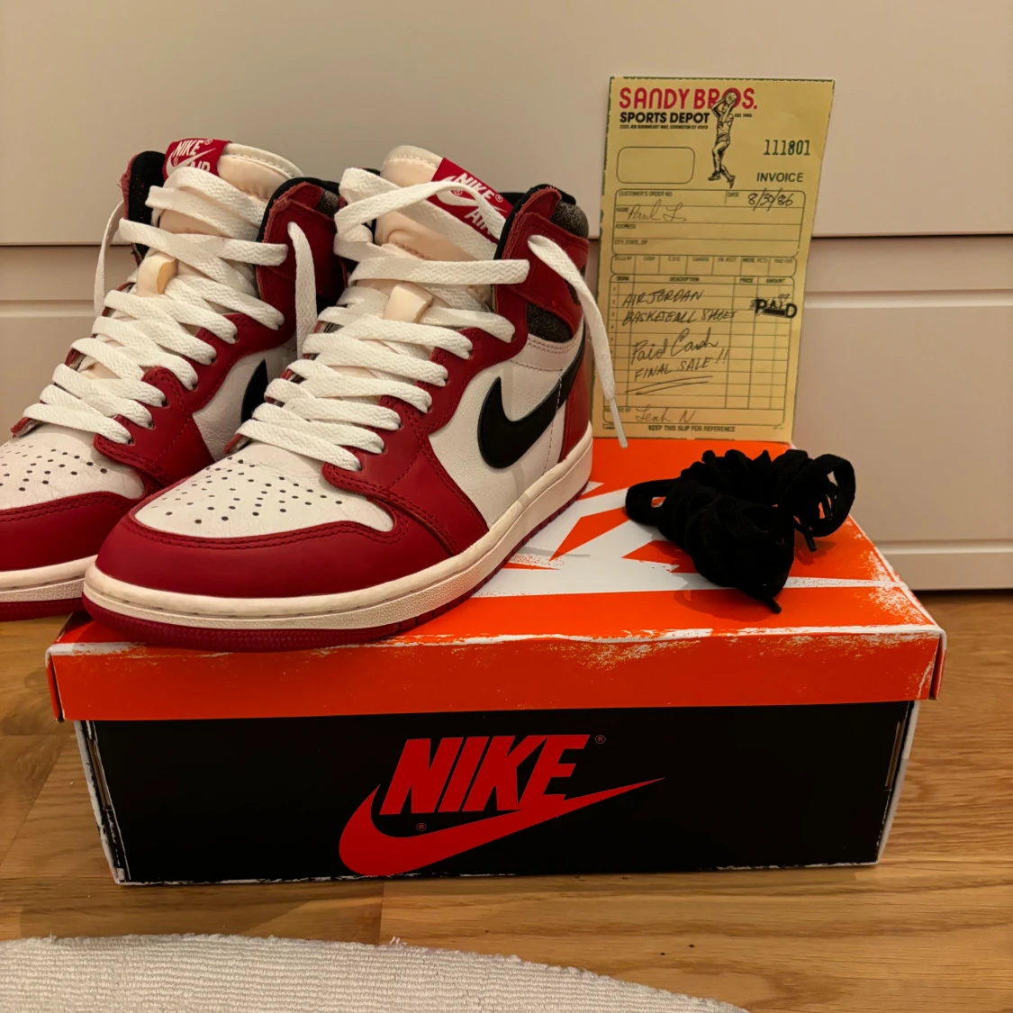Nike Air Jordan 1 Retro High OG lost and found