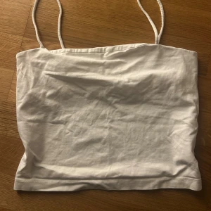 Gina Tricot white Top - New, size M.