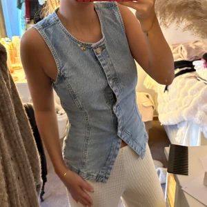 Jeans topp - Så snygg jeans topp🫶Använd en gång! Skriv vid intresse eller frågor😇