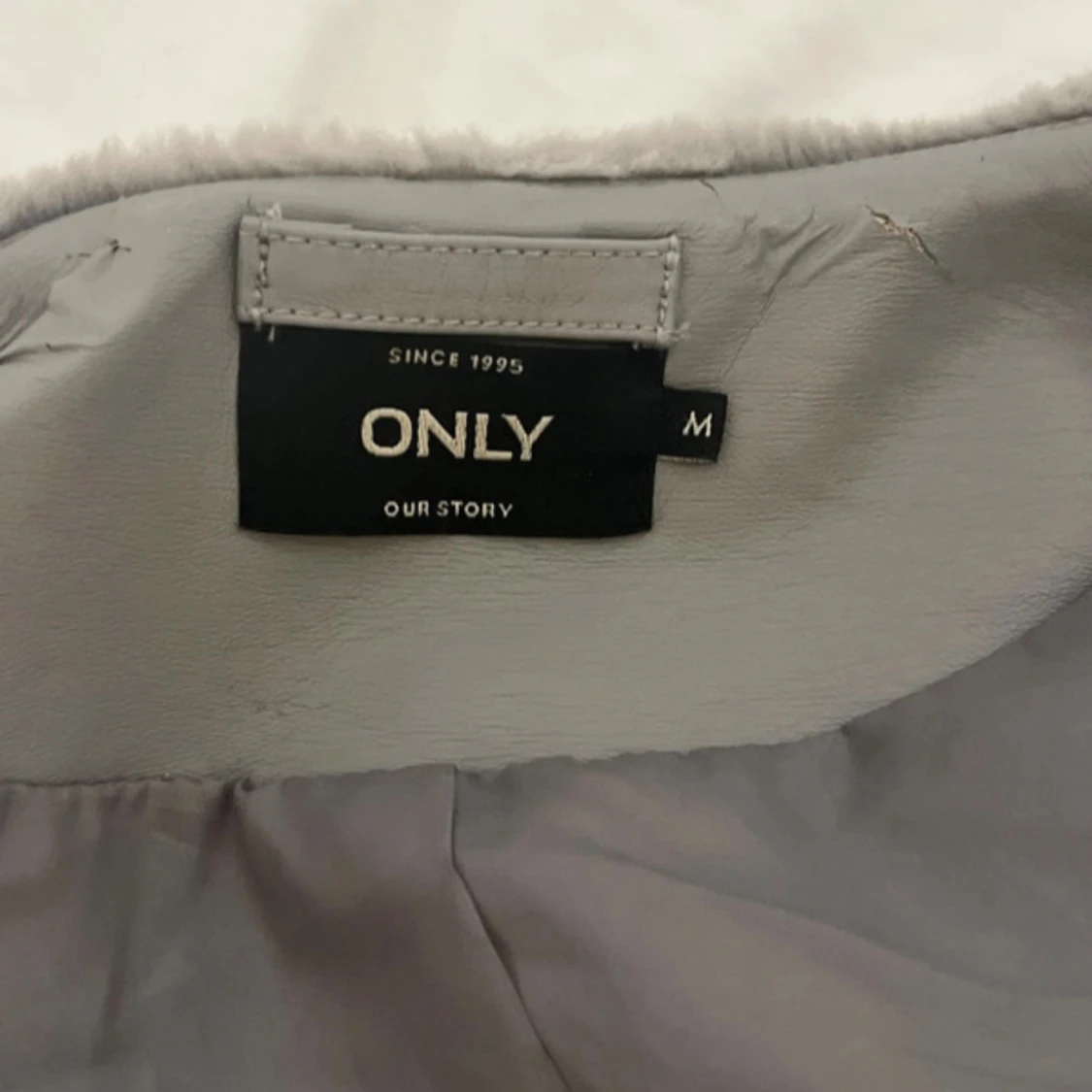 Grå teddyjacka från ONLY, stl M - 1