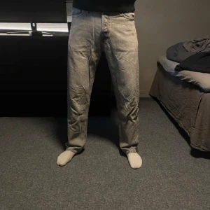 jack&jones jeans - storlek M