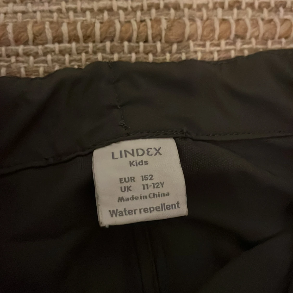 Svarta och gröna vandrings byxor. - 4