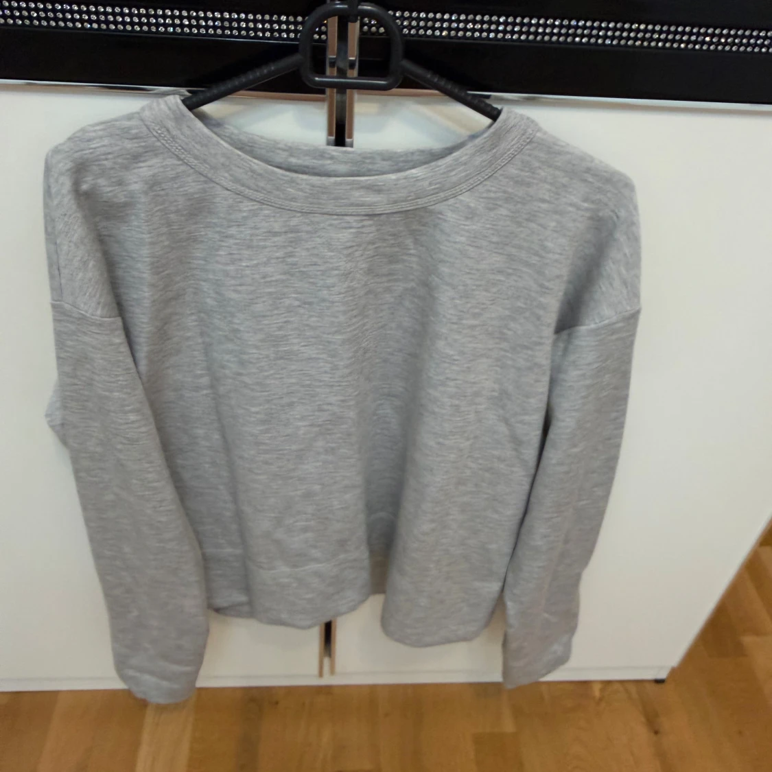 Grå basic sweatshirt i bomull