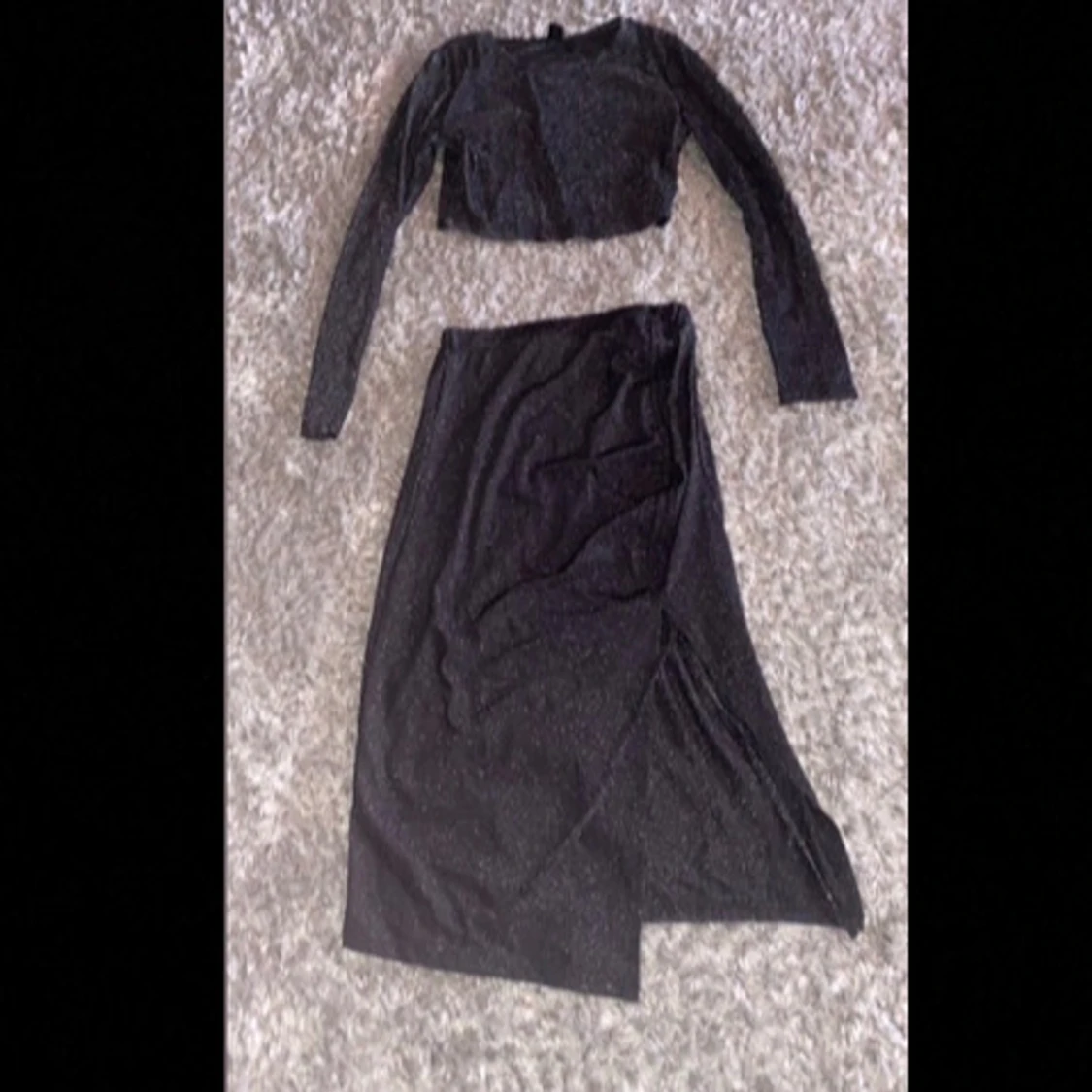 Glittrig svart långklänning från SHEIN