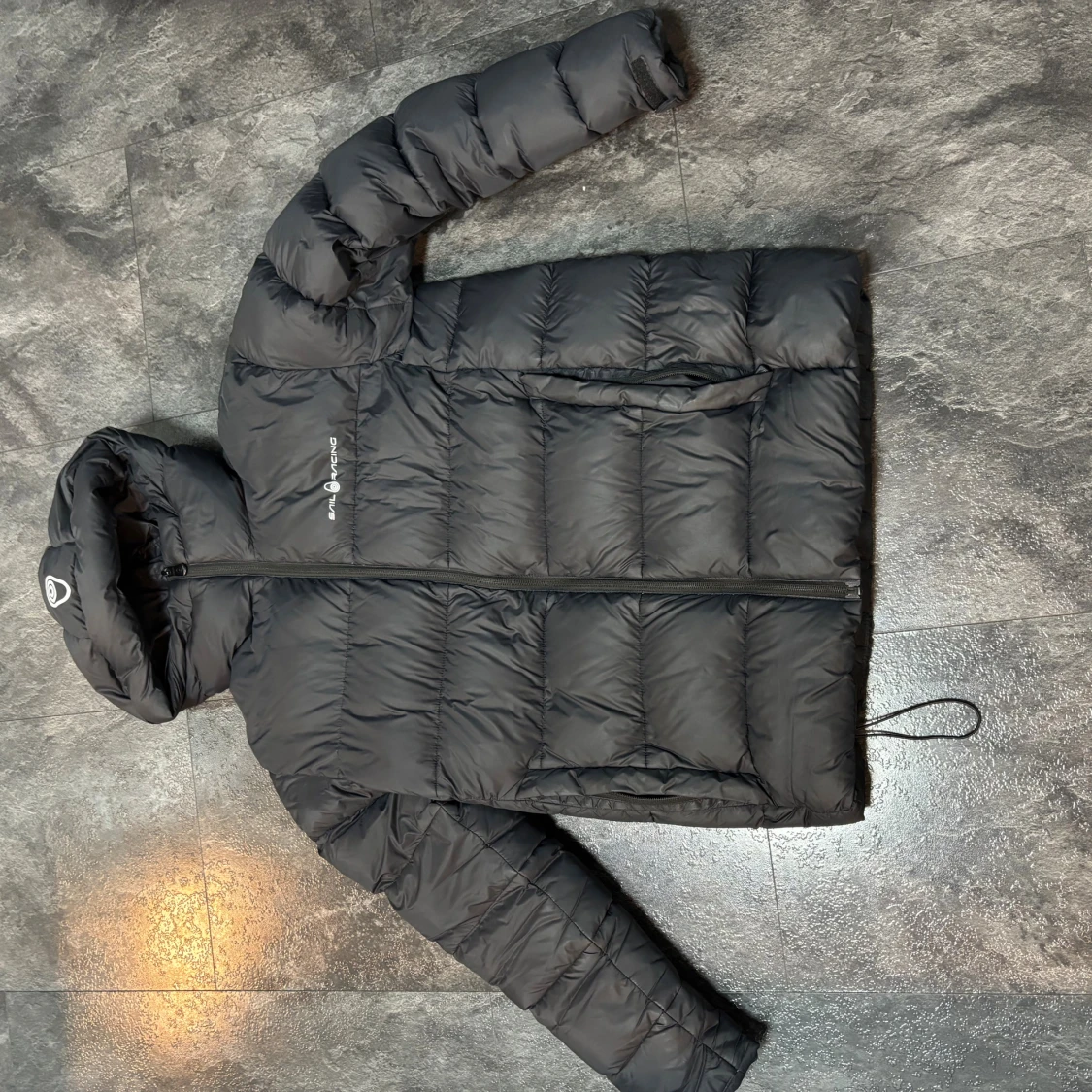 Svart sail racing pufferjacket