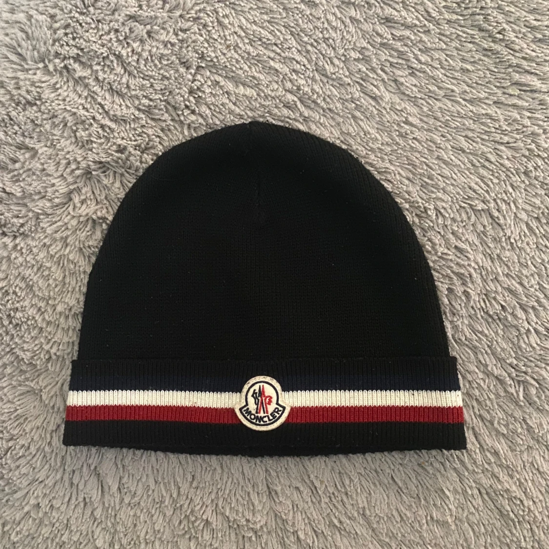 Moncler mössa
