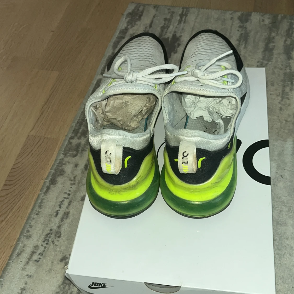 Nike Air Max 270 vita och neongula - 2