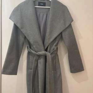 Kappa - En jätte snygg kappa från Bikbok! Aldrig använd. 