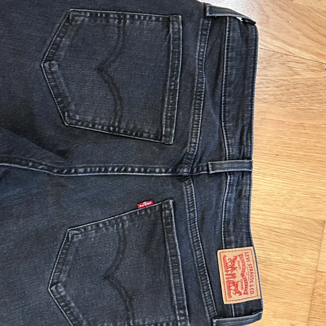 Levi's svarta jeans 29 - 2