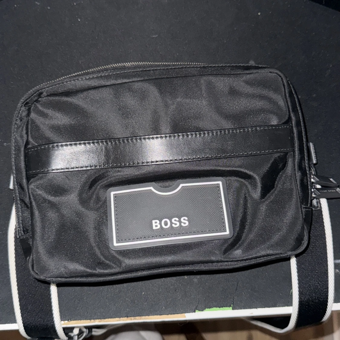 axelväska från BOSS/ It diskussion