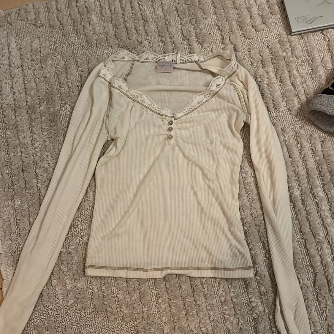 Vit långärmad tröja från Urban Outfiters