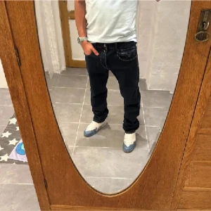 Replay jeans  - Ett par snygga byxor från Replay i storlek W34 L34 i modellen Anbbas 