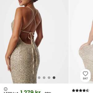 Glittrig guldig långklänning med öppen rygg - Supersnygg långklänning i guld med glittriga paljetter över hela klänningen. Smala axelband som korsas i ryggen och knyts, vilket ger en öppen rygg. Figurnära passform och rak nederkant. Perfekt för dig som vill sticka ut på bal eller fest.