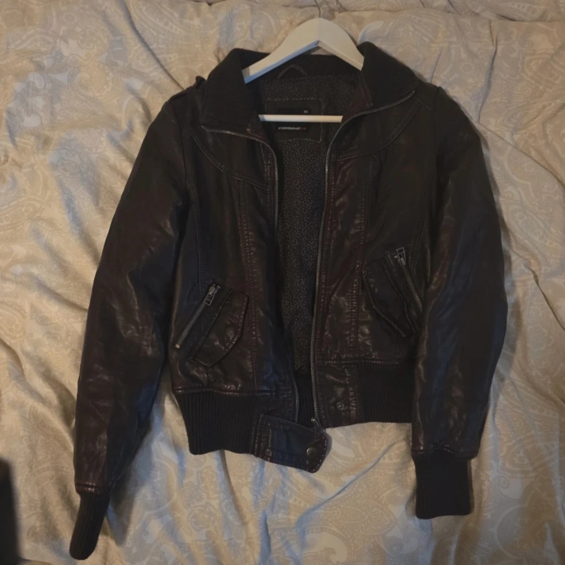 Mörkbrun skinnjacka från Fishbone XS - 1
