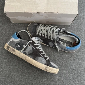 Golden Goose Skor | 42 - Golden Goose superstar sneakers | Grymt skick! | Original box ingår (sliten) | INGA BYTEN | Fraktar spårbart eller möts upp i Täby 