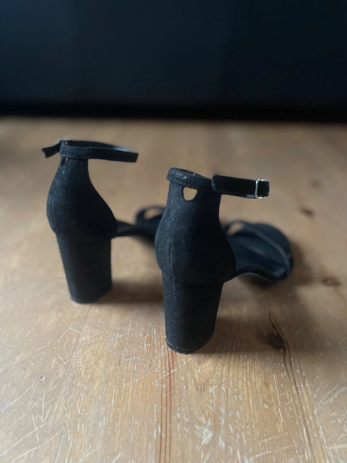 Svarta klackar med mocka  - 3