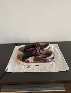 Golden Goose skor - Golden Goose skor, dustbag, självklart äkta