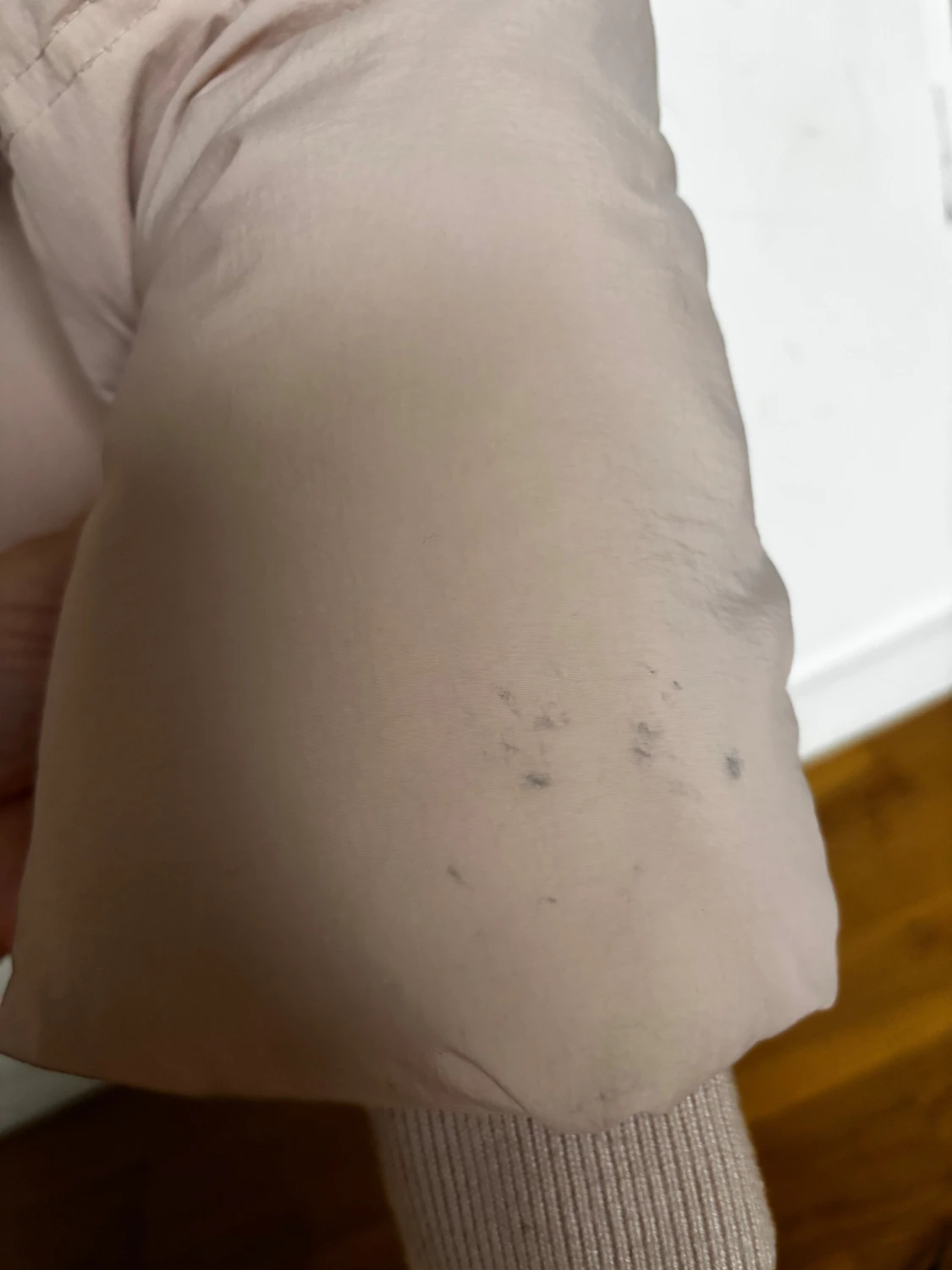 Ljusrosa pufferjacka med stor huva - 4