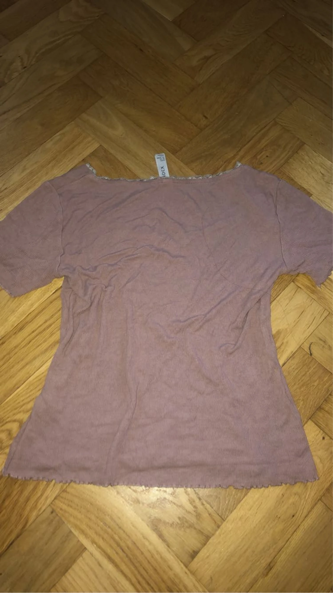 Rosa ribbad topp med spets från Lindex - 2