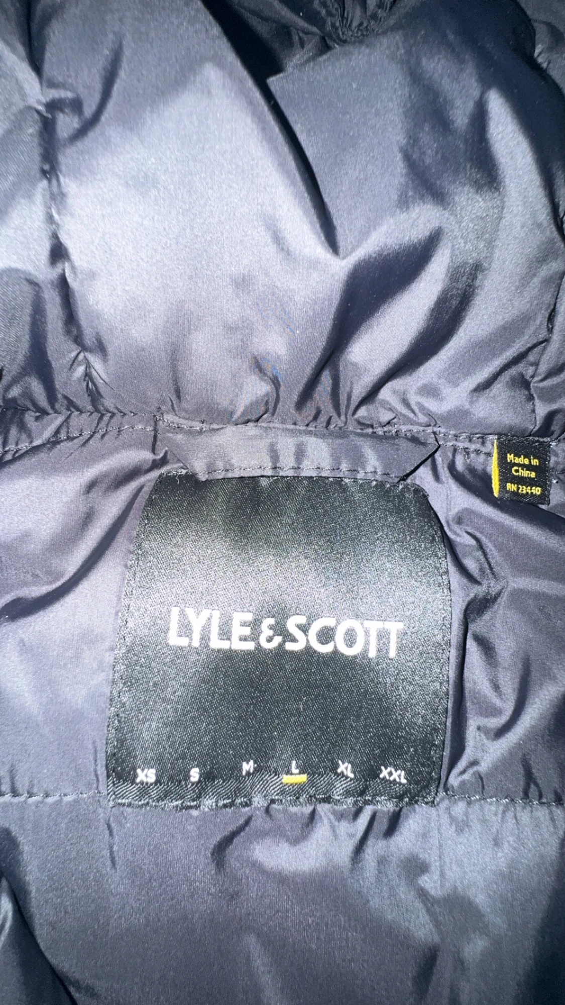 Svart pufferjacka Lyle & Scott L - 1