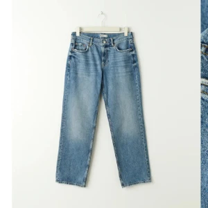 Gina ljusblå raka jeans - Gina jeans i ljusblå tvätt med raka ben och normal passform. Endast använt en gång och finns inga defekter🩷