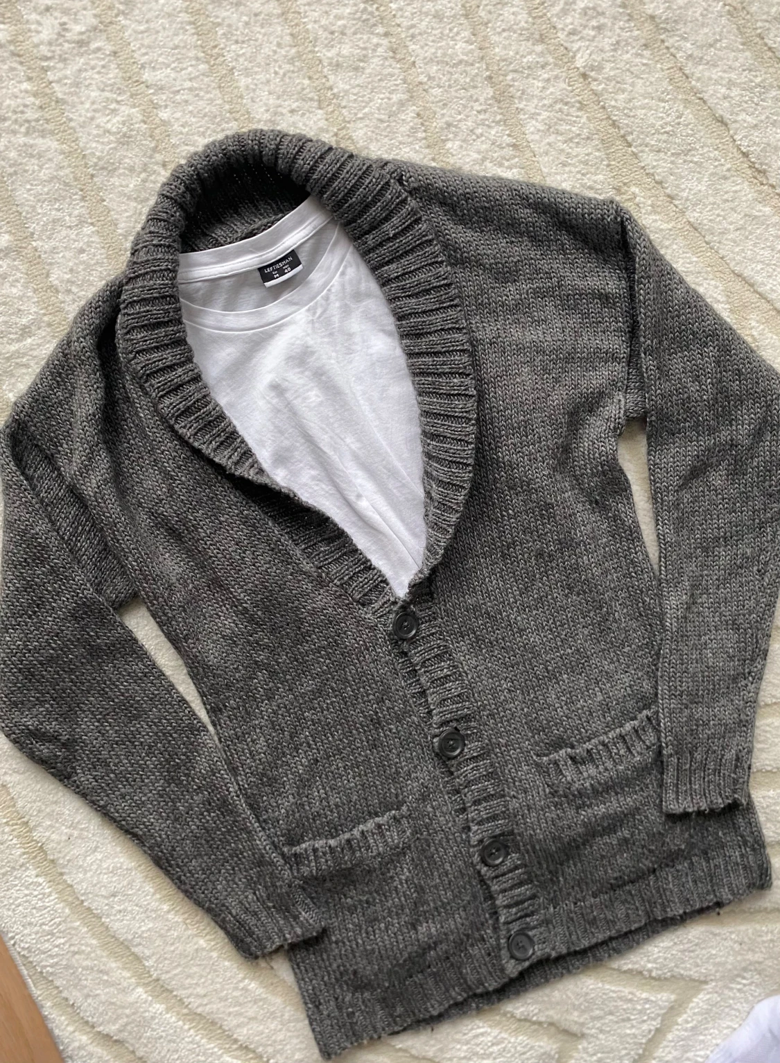 Stickad cardigan - 1