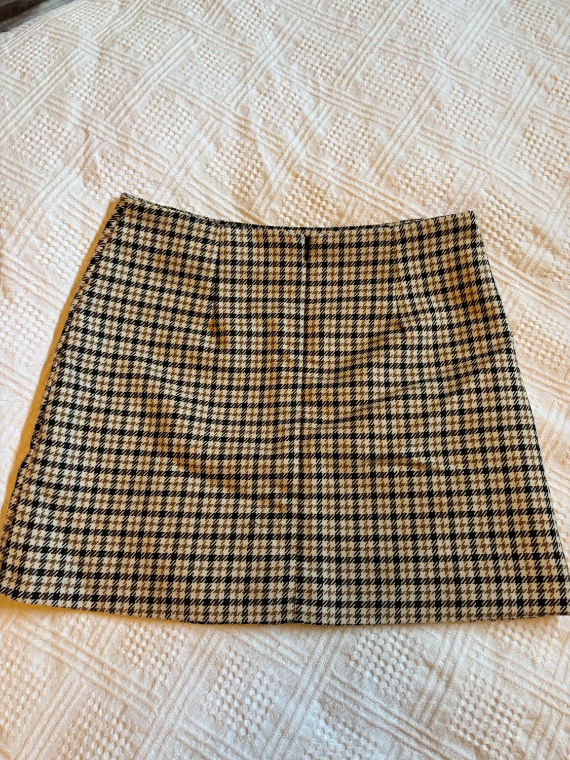 Rutig kortkjol från H&M med knappar - 1