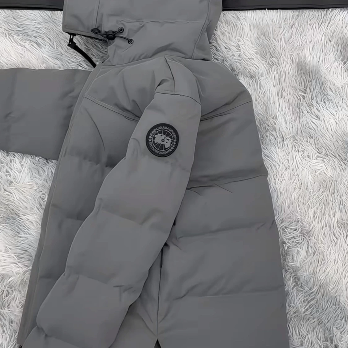 Grå canada goose jacka  - 1