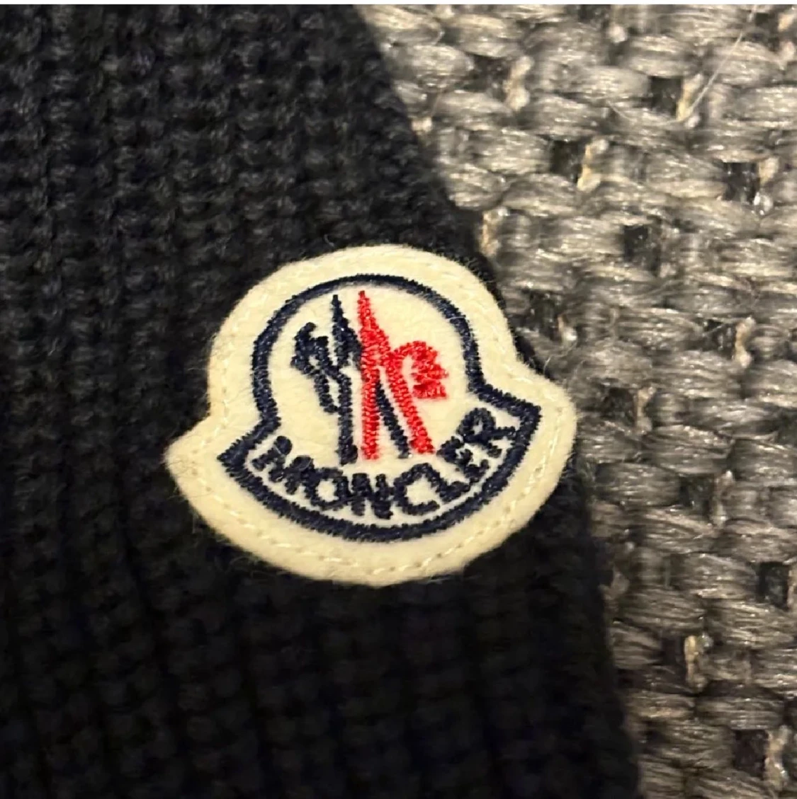 Svart Moncler pufferjacka med huva - 3