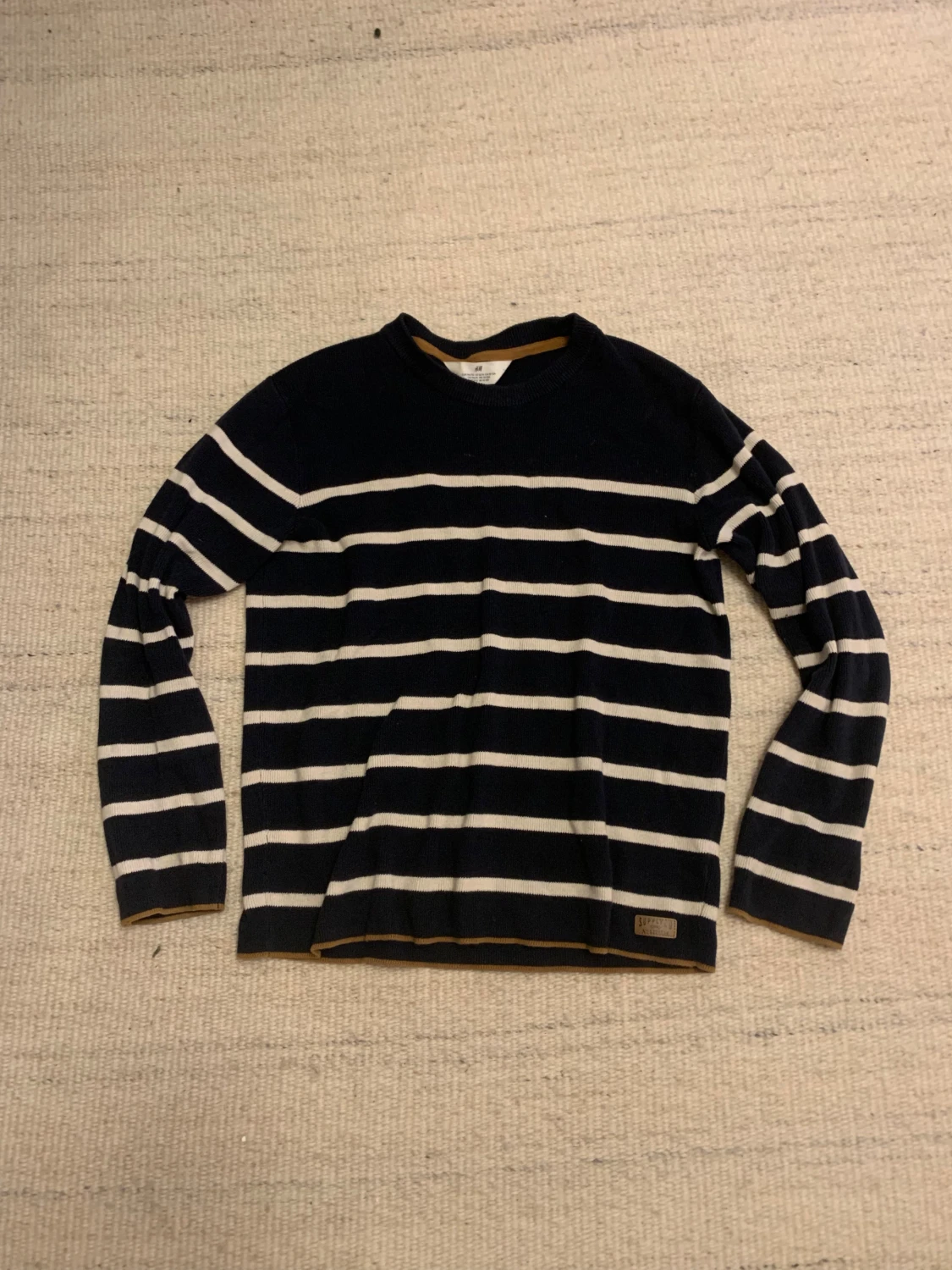 Mörkblå randig tröja från H&M