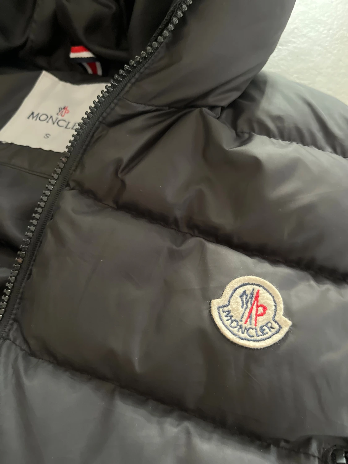 Svart dunväst från Moncler - 4