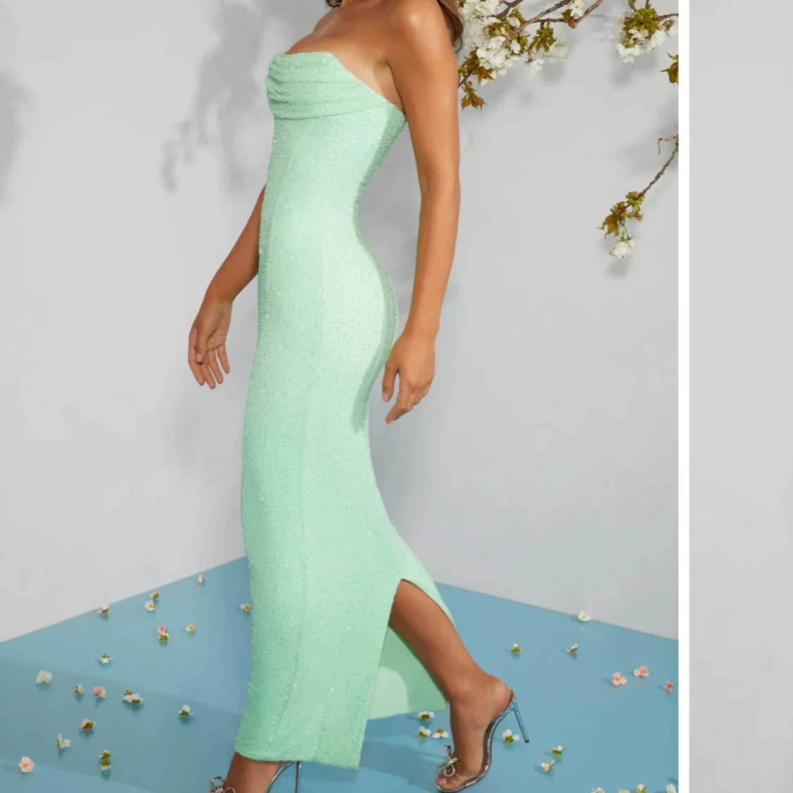 Mintgrön axelbandslös långklänning - 1