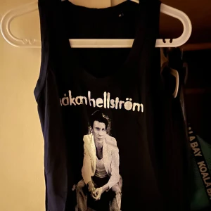 Håkan Hellström linne - Storlek M men den känns som S! 