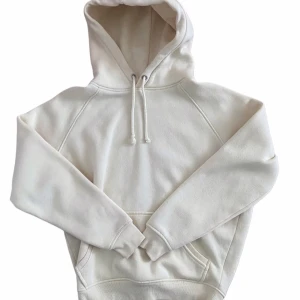 Ljusgul hoodie från Bik Bok - Fin hoodie från Bik Bok i strl S💕ganska normal passform, lite mer mot oversized