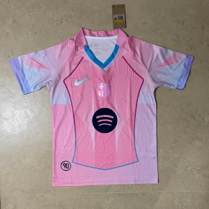 Barcalona special  - Säljer denna speciella tröjan av Barca för endast 279kr skriv till om ni är intresserade!