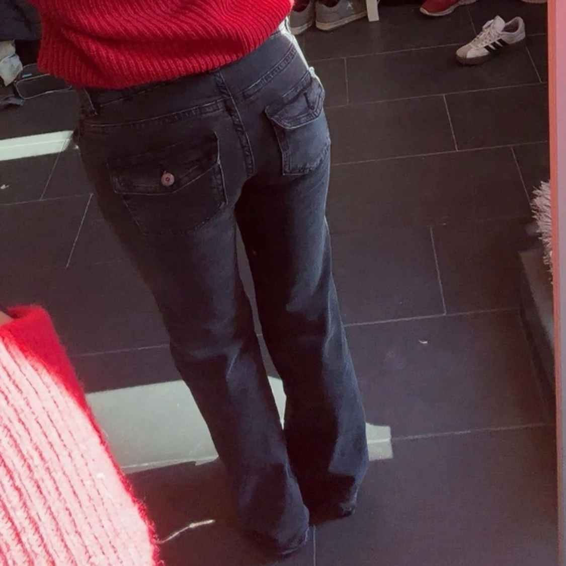 Svarta bootcut jeans från Gina Tricot - 1