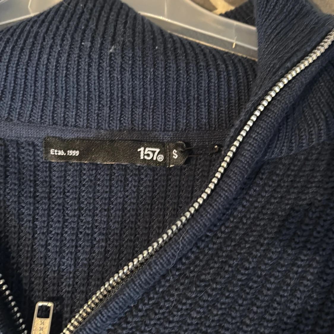 Två mörkblå stickade tröjor från 157 - 2