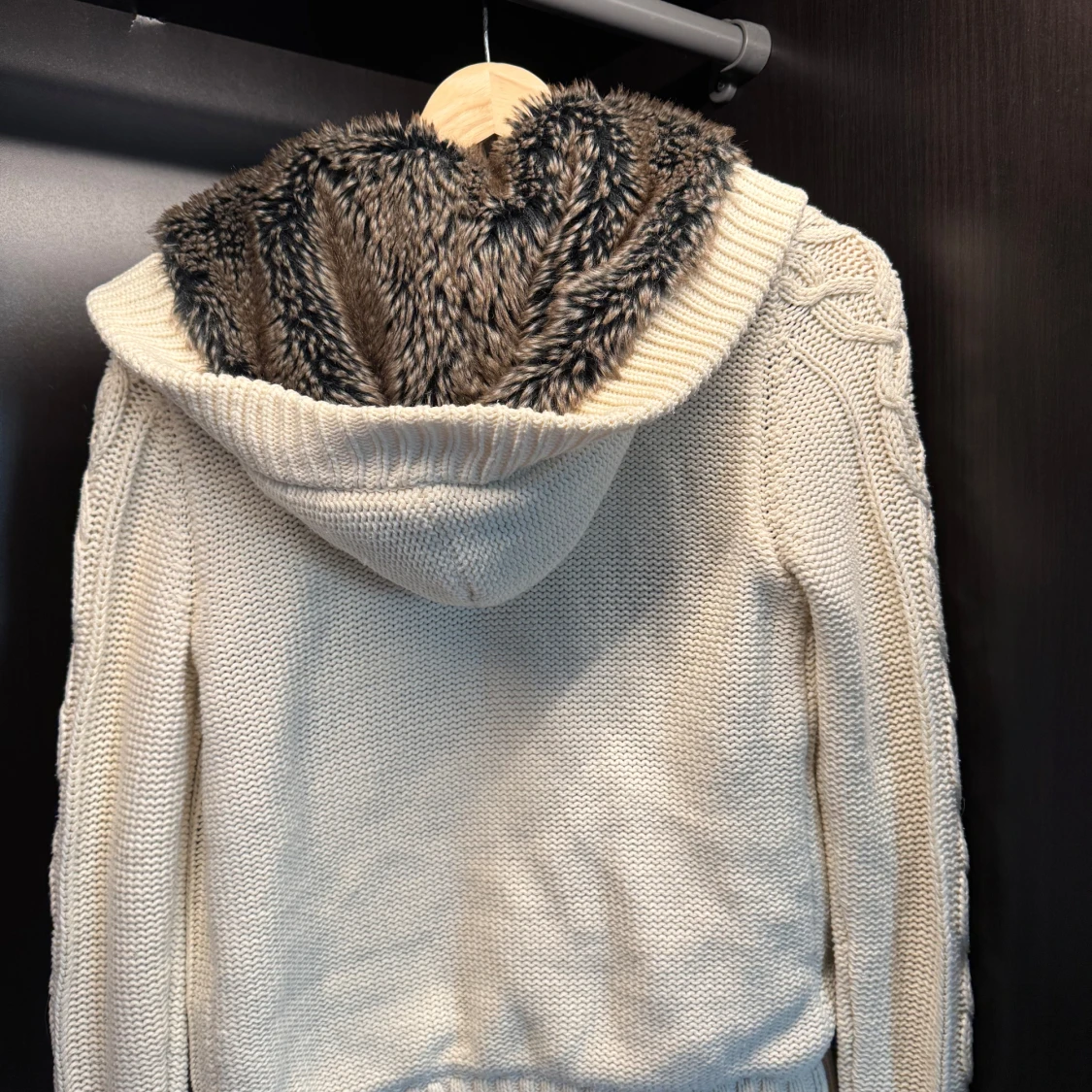 Vit stickad kofta - 2